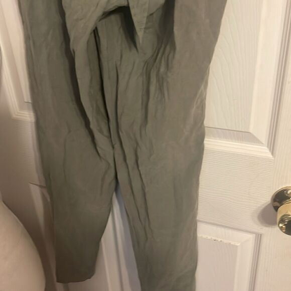 BCBG Generation. Pants size small - Picture 2 of 6